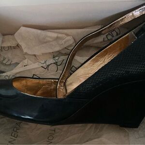BCBG Black Wedge Heel Shoes size 9M